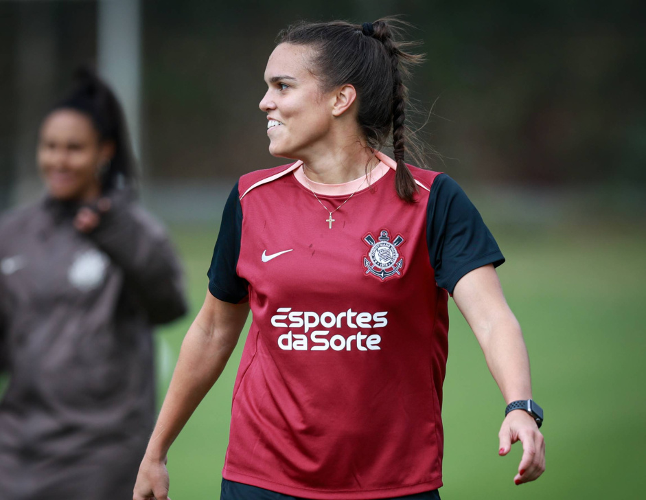 Ana vitória retorna ao Corinthians antes de decisão contra o São Paulo