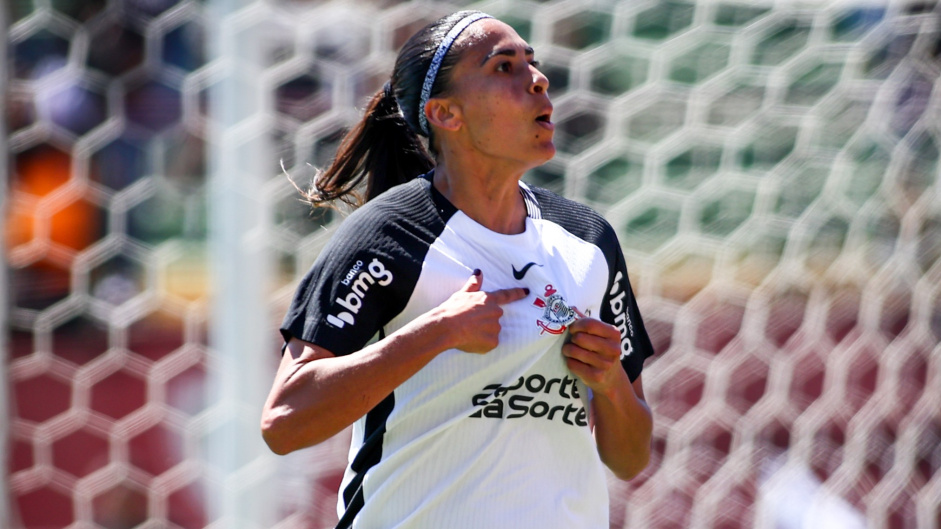 Andressa Alves no Corinthians: meia relembra emoção do acerto