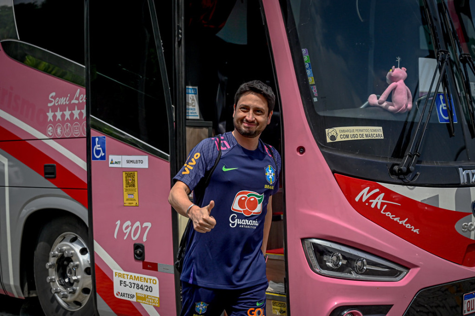Arthur elias acompanha semifinal do Corinthians no Brasileirão feminino