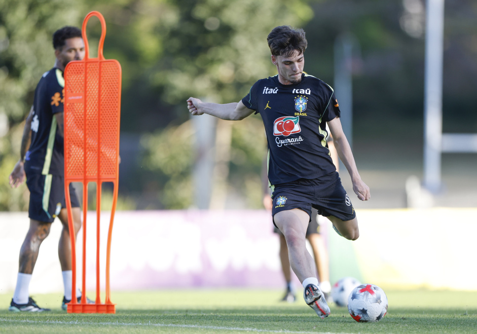 Breno Bidon no Corinthians revela inspiração em Bruno Guimarães