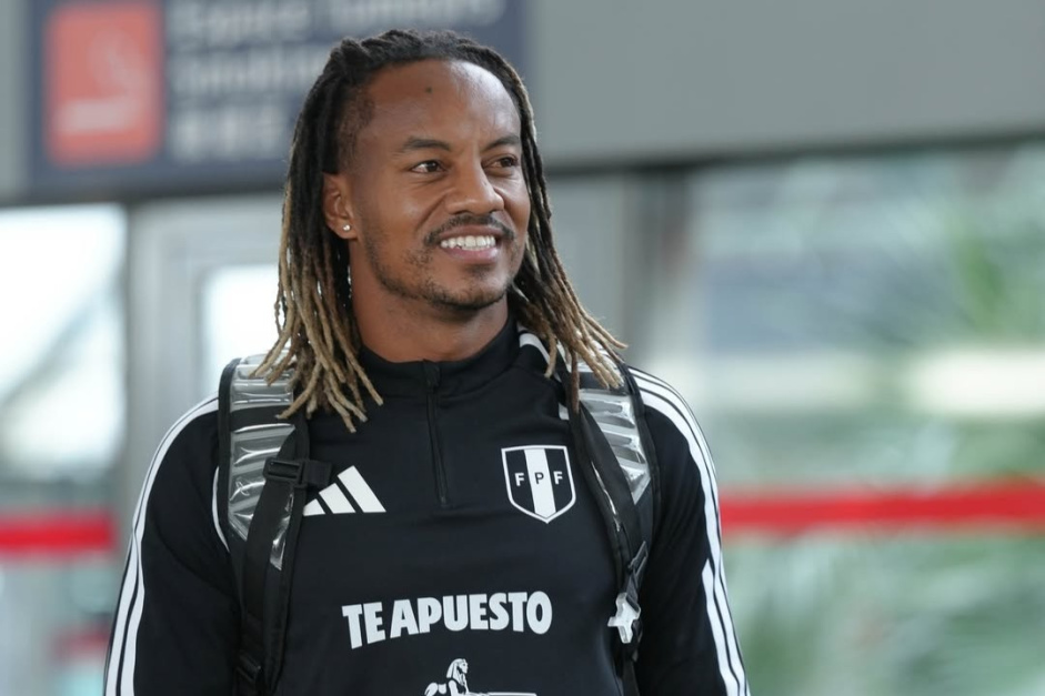 Carrillo do Corinthians é convocado por Mano Menezes para a seleção peruana