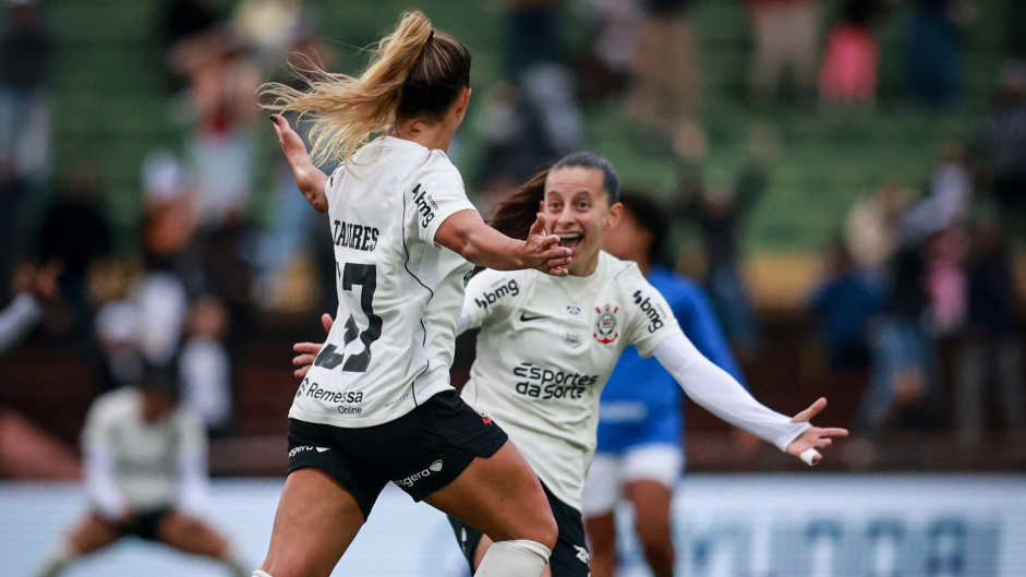 Corinthians feminino defende tabu histórico em semifinais do Brasileirão