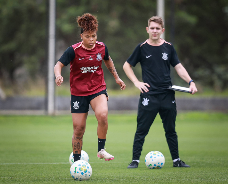 Corinthians Feminino faz ajustes defensivos antes da final