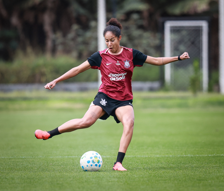 Corinthians feminino faz treino tático para semifinal do Brasileirão