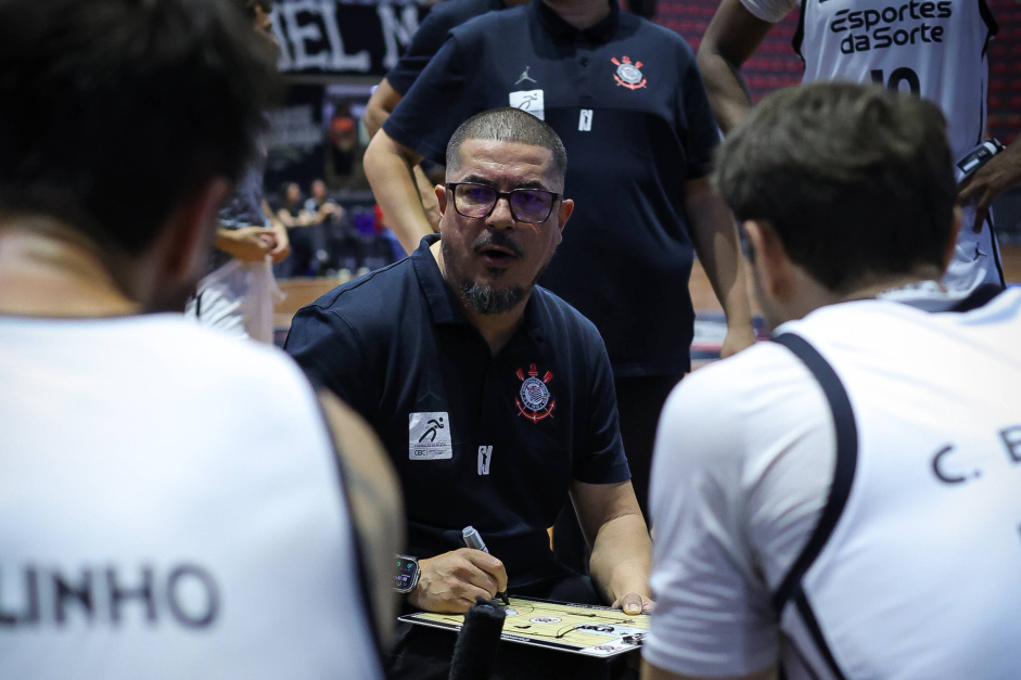 Corinthians no Basquete mira Sul-Americana após queda no Paulista
