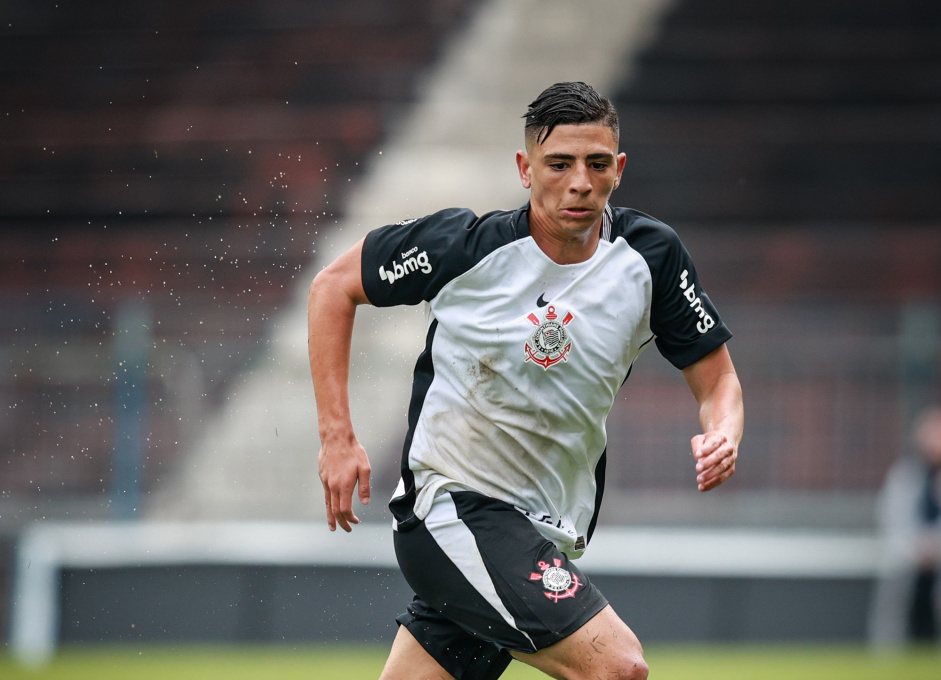 Corinthians Sub-17 goleia o Juventude e agita disputa pela Artilharia