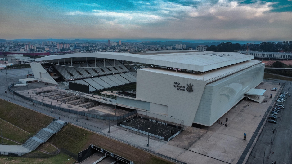 Corinthians suspende parcela da Arena e enfrenta pressão por patrocínio