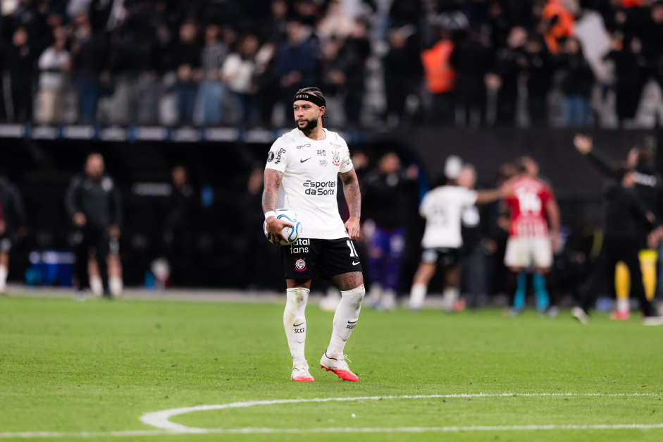 Fernando Diniz defende Memphis após eliminação do Corinthians