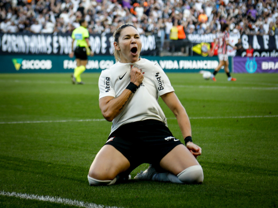 Gabi Zanotti encerra jejum e marca pelo Corinthians na final