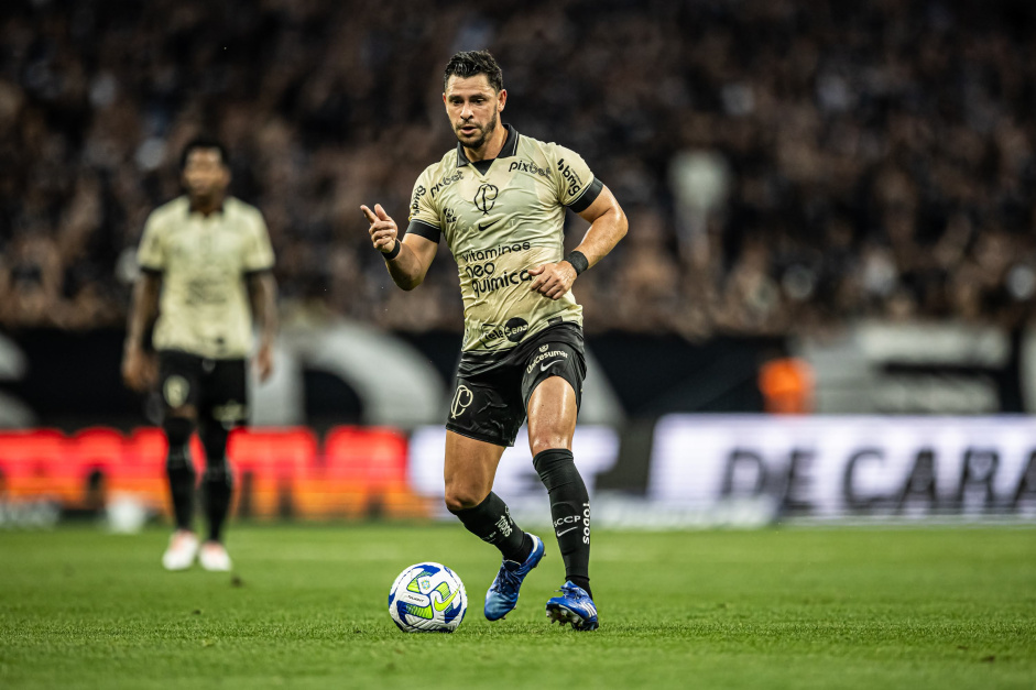 Giuliano no Corinthians: ex-meia anuncia aposentadoria aos 36 anos