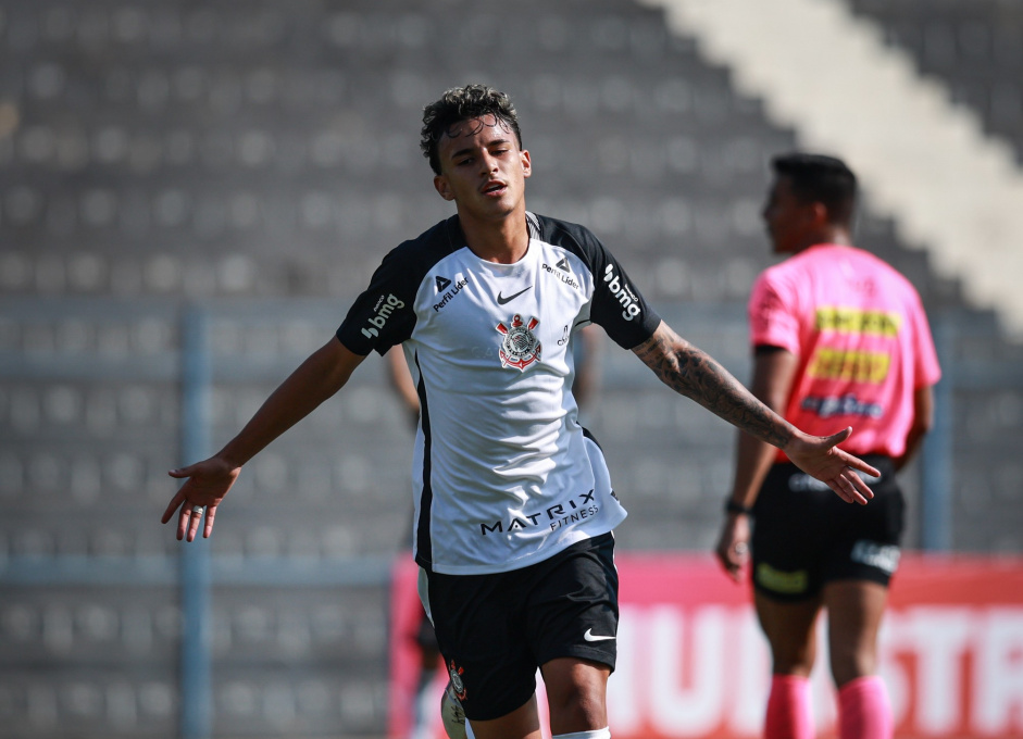 Gui Amorim no Corinthians celebra gols e classificação no Paulista Sub-20