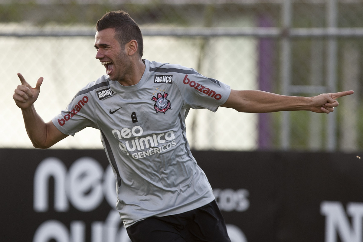 Leandro Castán relembra Corinthians x Vasco em 2012 e elogia mentalidade