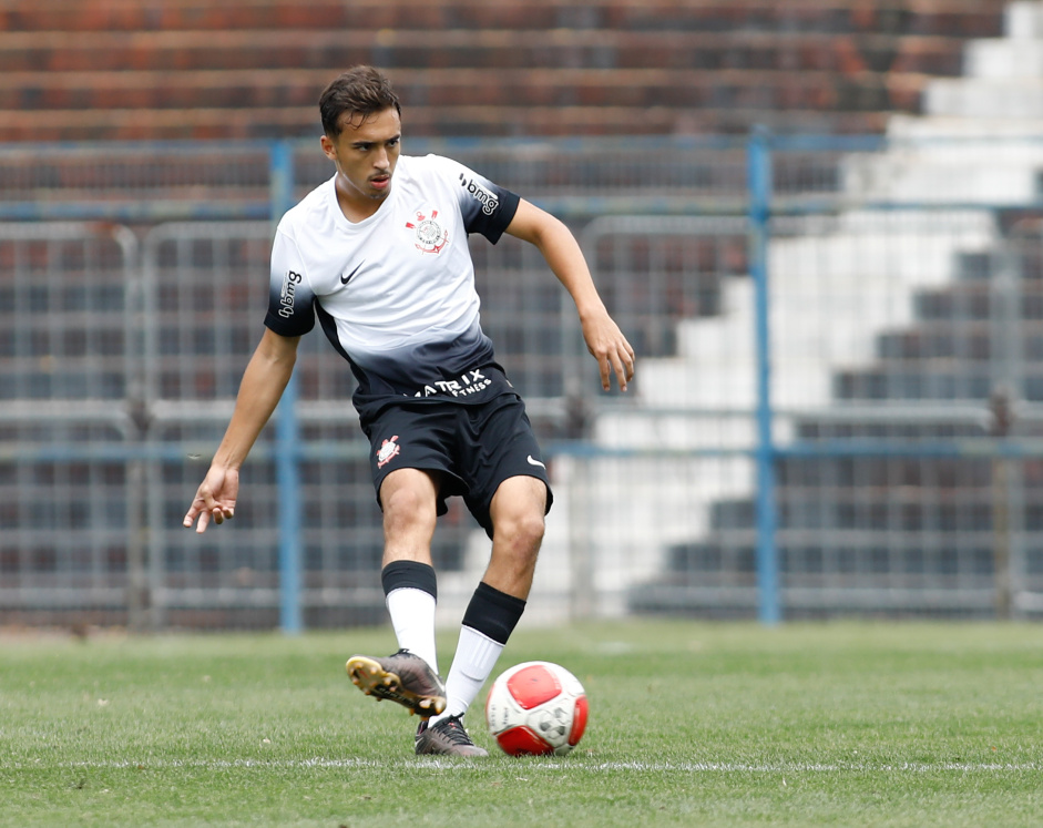 Lorenzo, ex-Corinthians Sub-20, encaminha ida ao futebol dos EUA