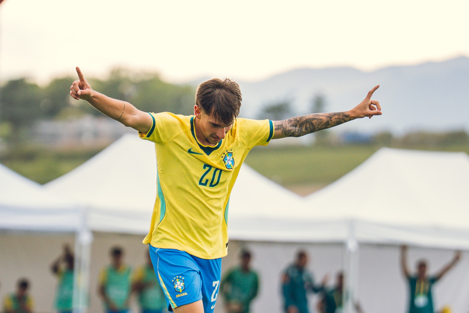 Lucca Caramico, do Corinthians, dá assistência pela Seleção Sub-17