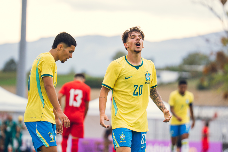 Lucca Caramico, do Corinthians, marca duas vezes pelo Brasil Sub-17