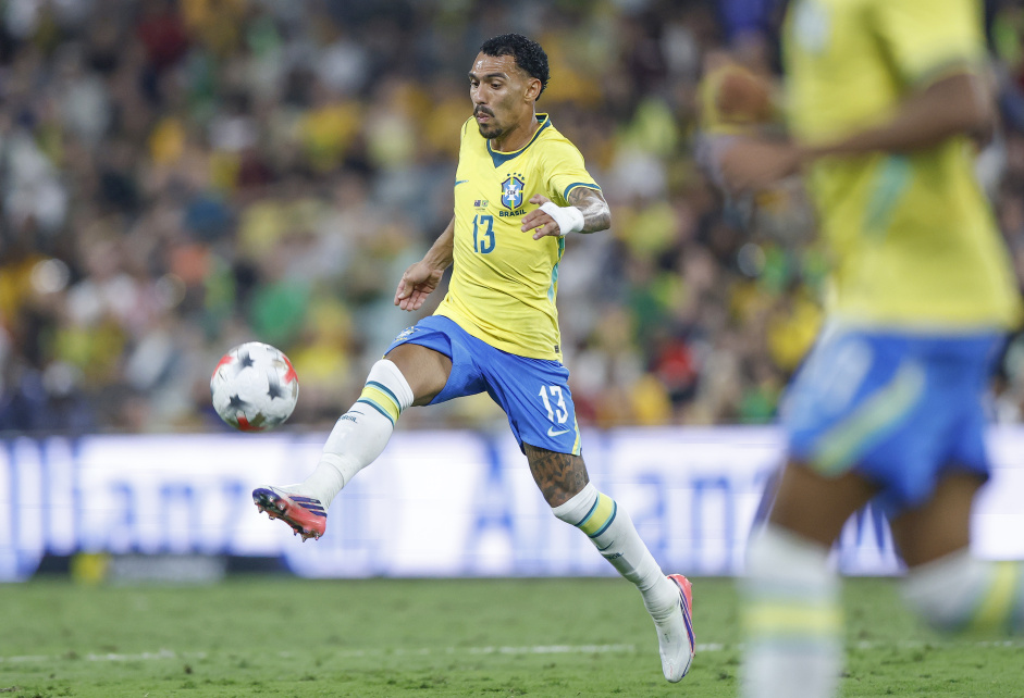 Matheuzinho participa de gol do Brasil, e Bidon ganha minutos
