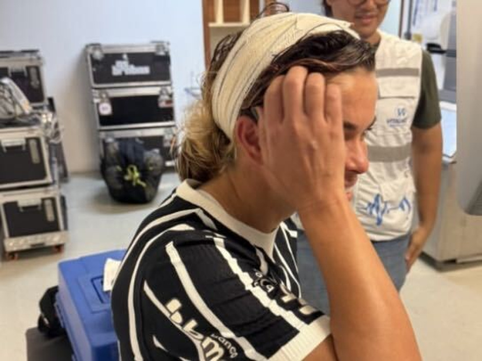 Tamires do Corinthians feminino sofre corte e leva cinco pontos na cabeça